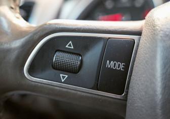 Подержанный автомобиль Audi Q7 2010 года (13 фото)