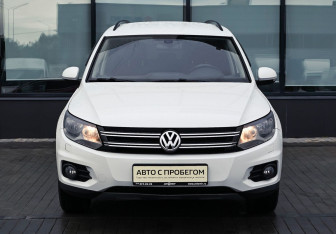 Подержанный автомобиль Volkswagen Tiguan 2014 года (22 фото)