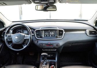 Подержанный автомобиль Kia Sorento 2019 года (12 фото)