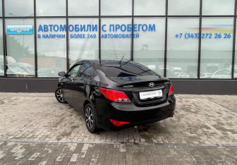 Подержанный автомобиль Hyundai Solaris Sedan 2014 года (3 фото)