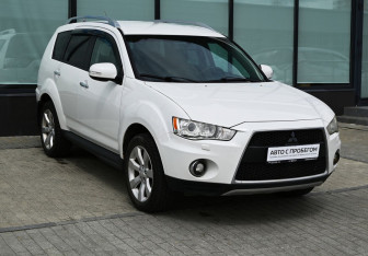 Подержанный автомобиль Mitsubishi Outlander 2010 года (7 фото)