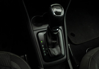 Подержанный автомобиль Skoda Rapid Liftback 2015 года (13 фото)