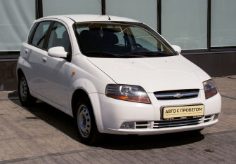 Подержанный автомобиль Chevrolet Aveo Hatchback 2005 года (7 фото)