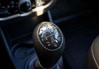 Подержанный автомобиль Renault Logan Sedan 2011 года (14 фото)