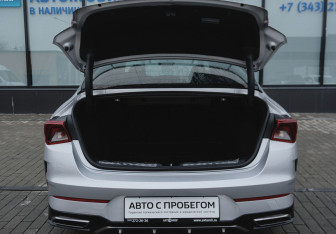Подержанный автомобиль Kia K5 2021 года (20 фото)