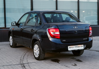 Подержанный автомобиль LADA (ВАЗ) Granta Sedan 2012 года (5 фото)