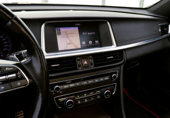 Подержанный автомобиль Kia Optima Sedan 2019 года (15 фото)