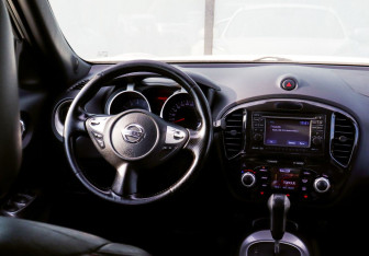 Подержанный автомобиль Nissan Juke 2011 года (20 фото)