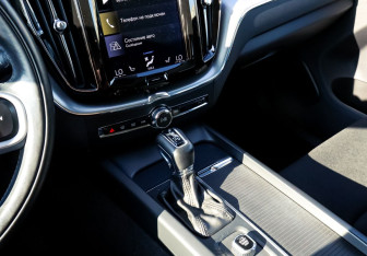 Подержанный автомобиль Volvo XC60 2018 года (9 фото)