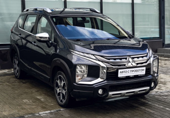 Подержанный автомобиль Mitsubishi Xpander 2022 года (7 фото)