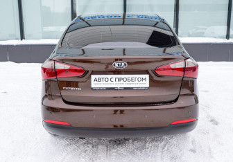 Подержанный автомобиль Kia Cerato Sedan 2015 года (4 фото)