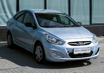 Подержанный автомобиль Hyundai Solaris Sedan 2010 года (7 фото)