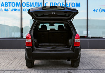 Подержанный автомобиль Hyundai Tucson 2007 года (19 фото)