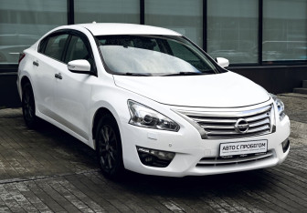 Подержанный автомобиль Nissan Teana 2014 года (7 фото)