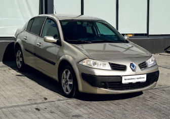 Подержанный автомобиль Renault Megane Sedan 2006 года (7 фото)