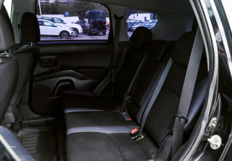 Подержанный автомобиль Mitsubishi Outlander 2011 года (15 фото)
