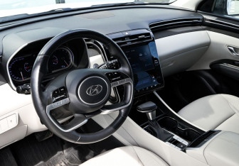 Подержанный автомобиль Hyundai Tucson 2023 года (15 фото)