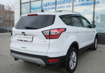 Подержанный автомобиль Ford Kuga 2019 года (5 фото)