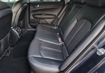 Подержанный автомобиль Kia Optima Sedan 2018 года (17 фото)