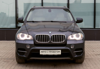 Подержанный автомобиль BMW X5 2013 года (8 фото)