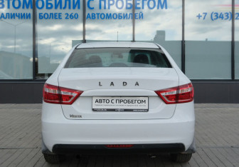 Подержанный автомобиль LADA (ВАЗ) Vesta Sedan 2017 года (4 фото)