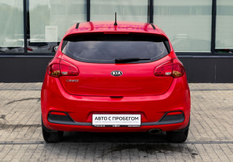 Подержанный автомобиль Kia Ceed Hatchback 2014 года (4 фото)