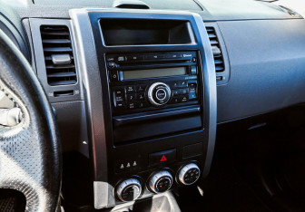 Подержанный автомобиль Nissan X-Trail 2008 года (10 фото)