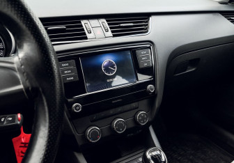 Подержанный автомобиль Skoda Octavia Liftback 2017 года (11 фото)