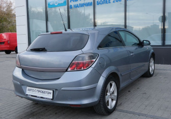 Подержанный автомобиль Opel Astra Hatchback 2008 года (5 фото)