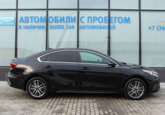 Подержанный автомобиль Kia Cerato Sedan 2022 года (6 фото)