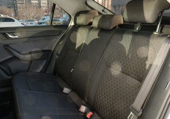 Подержанный автомобиль Skoda Rapid Liftback 2016 года (19 фото)