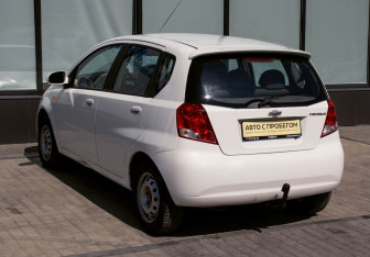 Подержанный автомобиль Chevrolet Aveo Hatchback 2005 года (3 фото)