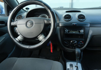 Подержанный автомобиль Chevrolet Lacetti Hatchback 2006 года (10 фото)