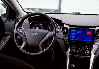 Подержанный автомобиль Hyundai Sonata 2011 года (19 фото)
