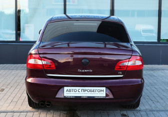 Подержанный автомобиль Skoda Superb Liftback 2012 года (4 фото)