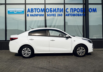 Подержанный автомобиль Kia Rio Sedan 2017 года (6 фото)