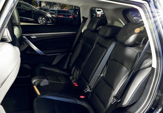 Подержанный автомобиль Geely Atlas Pro 2023 года (19 фото)