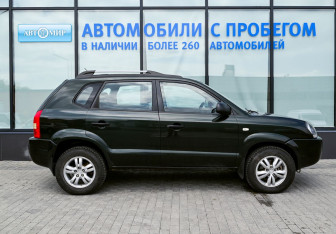 Подержанный автомобиль Hyundai Tucson 2008 года (6 фото)