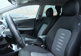 Подержанный автомобиль Kia Ceed Wagon 2014 года (18 фото)