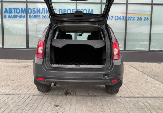 Подержанный автомобиль Renault Duster 2013 года (15 фото)