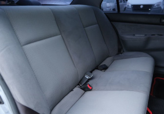 Подержанный автомобиль Mitsubishi Lancer Sedan 2006 года (18 фото)