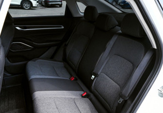 Подержанный автомобиль Geely Emgrand 2023 года (16 фото)