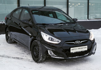 Подержанный автомобиль Hyundai Solaris Sedan 2013 года (7 фото)