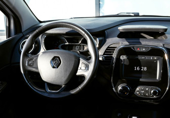Подержанный автомобиль Renault Kaptur 2019 года (11 фото)