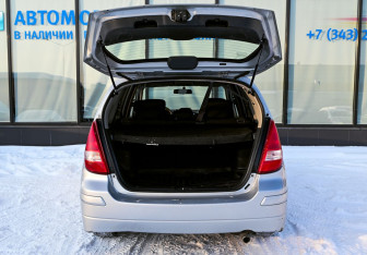 Подержанный автомобиль Suzuki Liana Wagon 2004 года (19 фото)