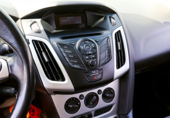 Подержанный автомобиль Ford Focus Hatchback 2011 года (10 фото)