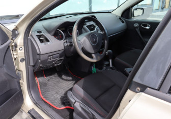 Подержанный автомобиль Renault Megane Sedan 2007 года (9 фото)