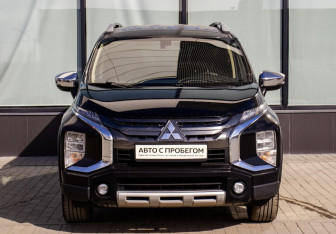 Подержанный автомобиль Mitsubishi Xpander 2022 года (8 фото)