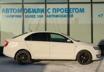 Подержанный автомобиль Skoda Rapid Liftback 2016 года (6 фото)