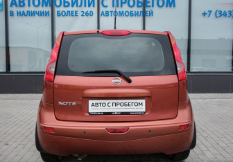 Подержанный автомобиль Nissan Note 2008 года (4 фото)